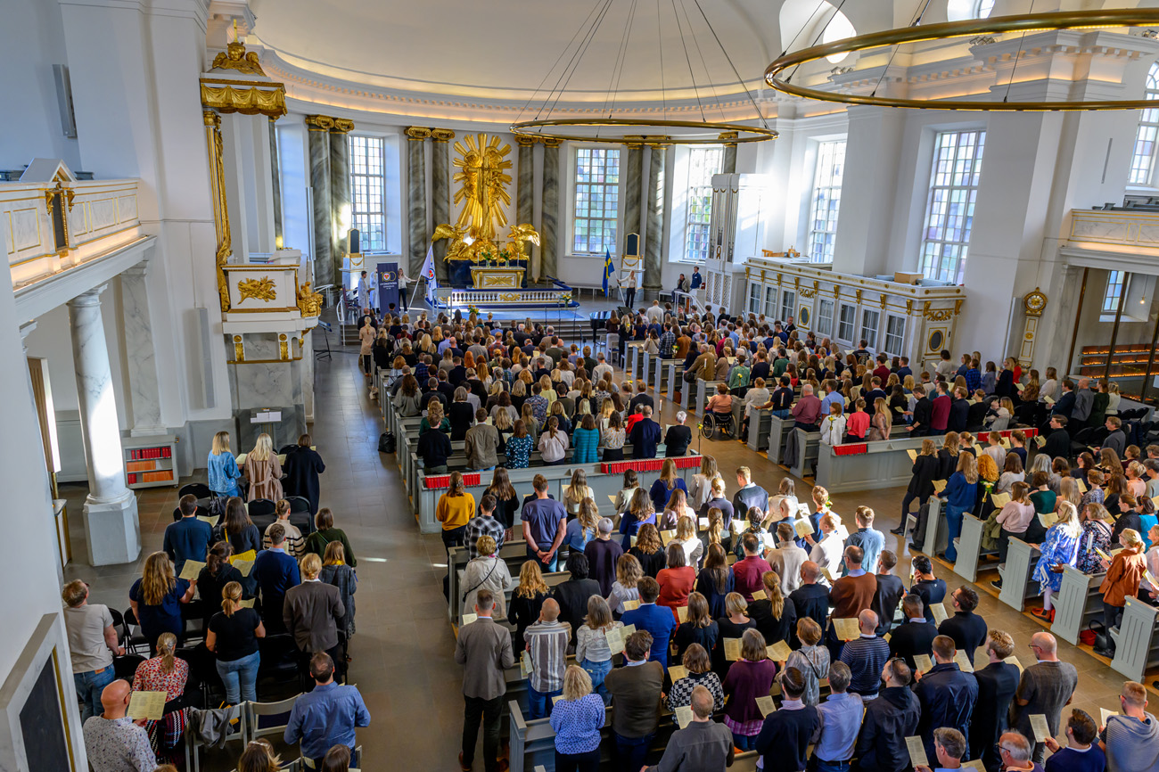 Domkyrkan fylld av gamla elever